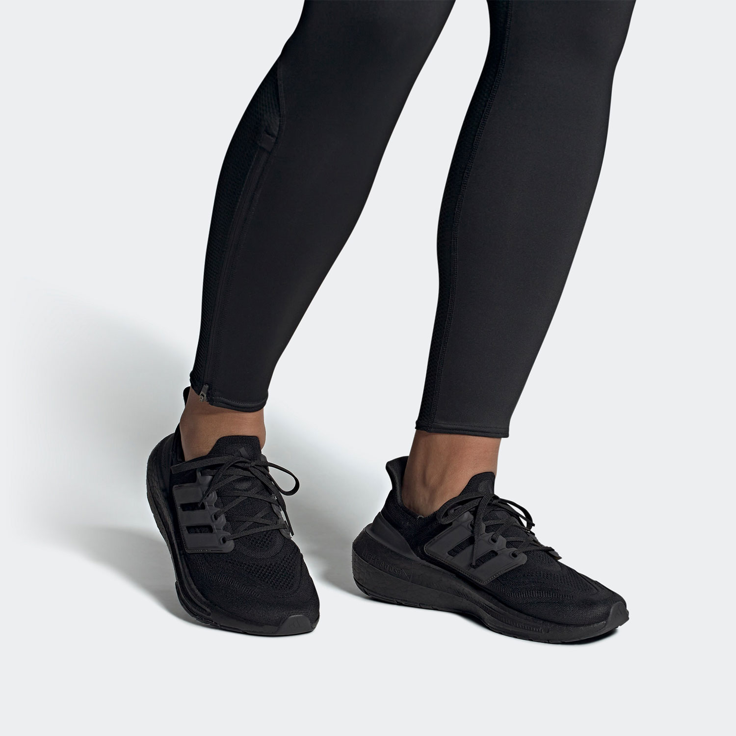 Adidas Shoes Ultraboost Light - อาดิดาส อัลตร้าบูสท์ ไลท์ รองเท้าวิ่งระบายอากาศสำหรับผู้ชายและผู้หญิง GZ5159